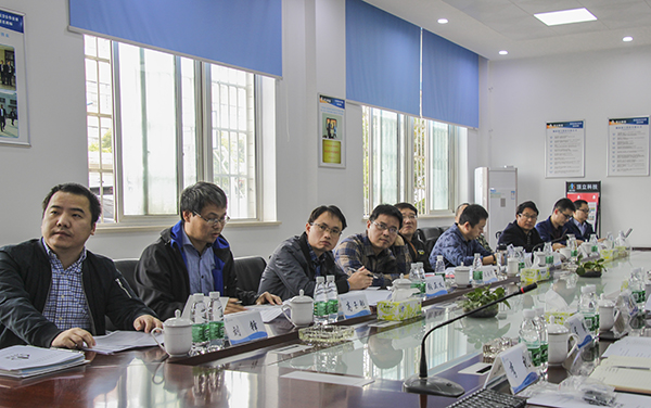 行業(yè)專家齊聚頂立1.JPG 行業(yè)專家齊聚頂立1.JPG