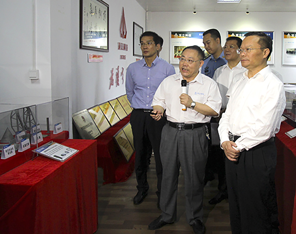 胡忠雄市長調(diào)研2.jpg 胡忠雄市長調(diào)研2.jpg