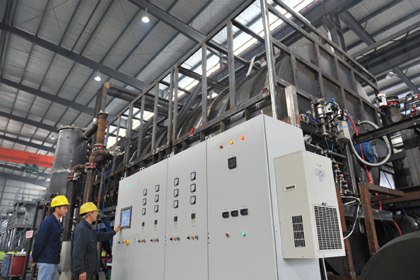 設(shè)備調(diào)試現(xiàn)場.jpg 設(shè)備調(diào)試現(xiàn)場.jpg