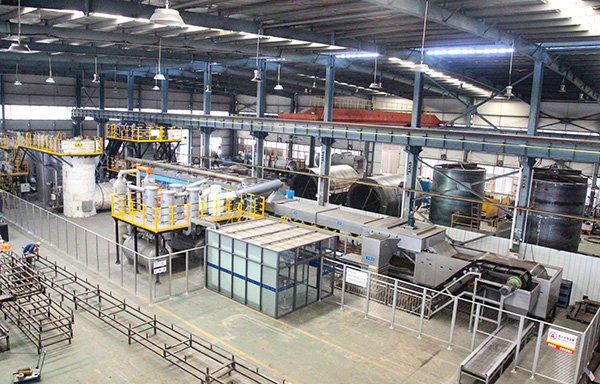 連續(xù)式全自動廢舊線路板裂解設(shè)備 1.jpg 連續(xù)式全自動廢舊線路板裂解設(shè)備 1.jpg