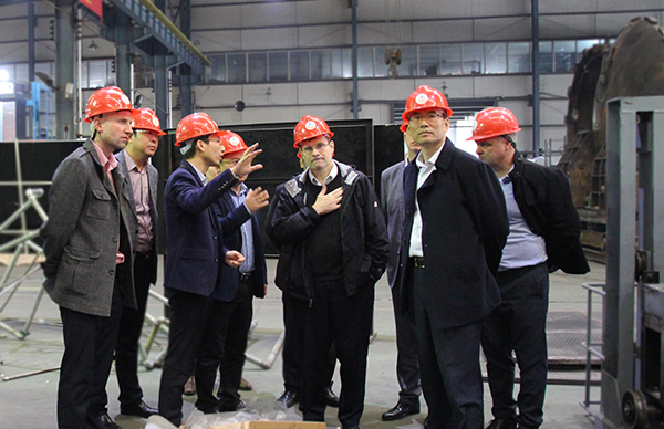 全球領(lǐng)先的石墨制造商法國(guó)MERSEN(美爾森)公司到頂立科技考察2.JPG 全球領(lǐng)先的石墨制造商法國(guó)MERSEN(美爾森)公司到頂立科技考察2.JPG