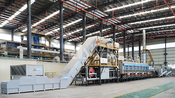 廢線路板高效熱解成套裝備.JPG 廢線路板高效熱解成套裝備.JPG